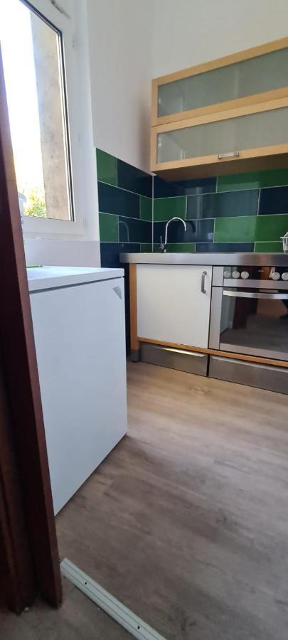 Buedchen Am Rathaus-Parkplatz-Bett Und Schlafcouch-Eg-Netflix- Apartment Oberhausen  Luaran gambar